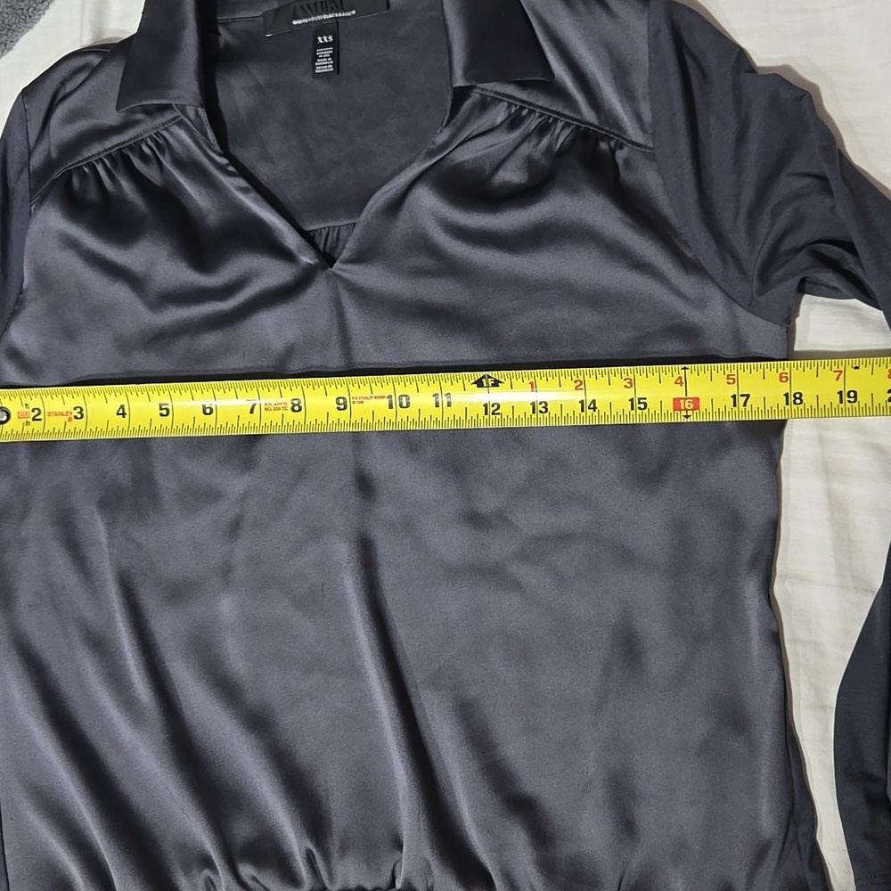 White House Black Market Gray Mixed Material Collar Blouse Sz XXS - Picture 10 of 12
